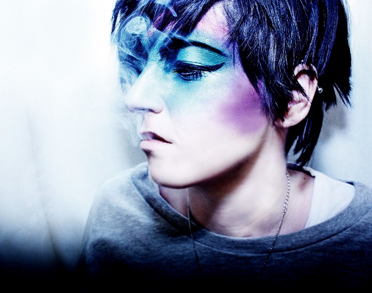 <span style='color:#43d5ef;font-size:15px;display: block;line-height:140%; '>Gender-Stereotype - </span> Born naked, the rest is drag!